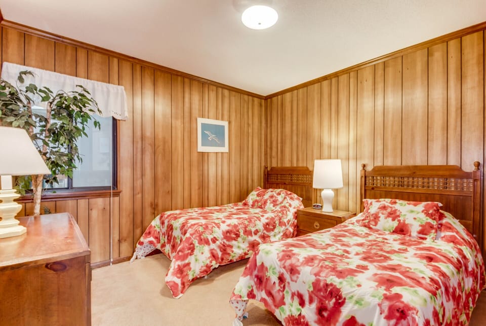 2nd Bedroom w/2 Twins