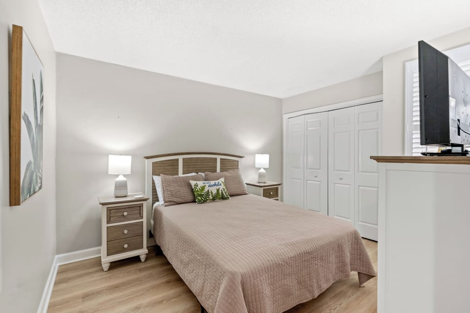 3rd Bedroom w/1 Queen