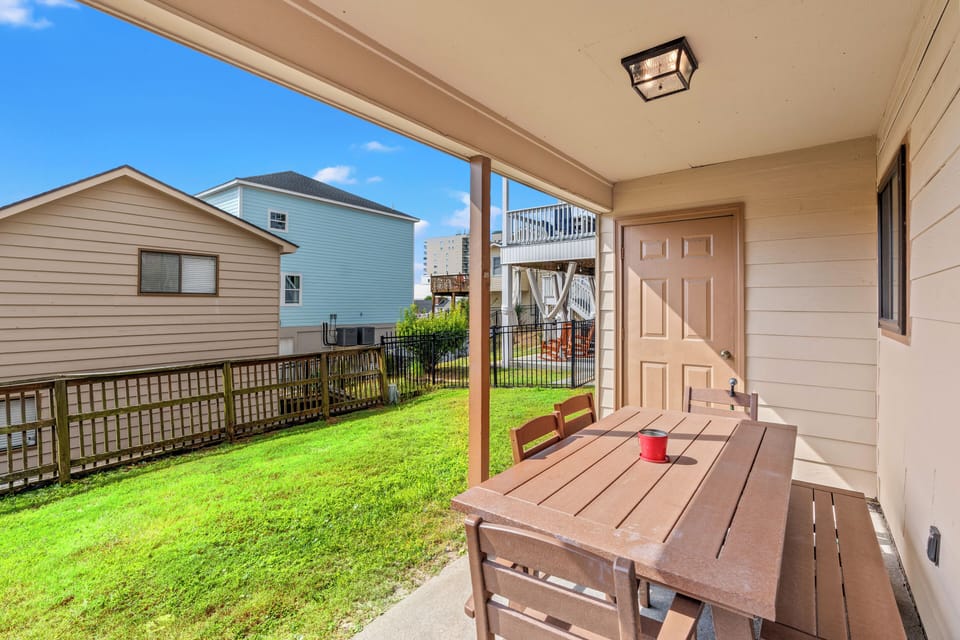 1st Floor Porch