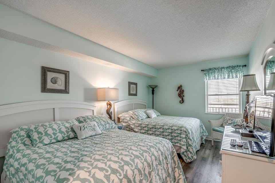3rd Bedroom w/ 2 Fulls