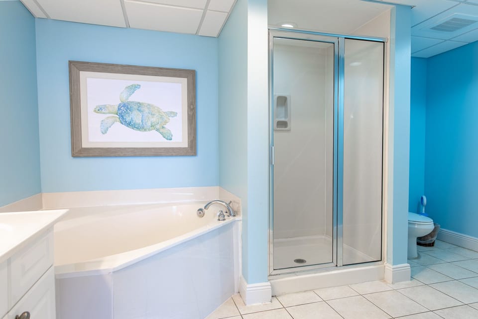 Master Ensuite Bathroom.