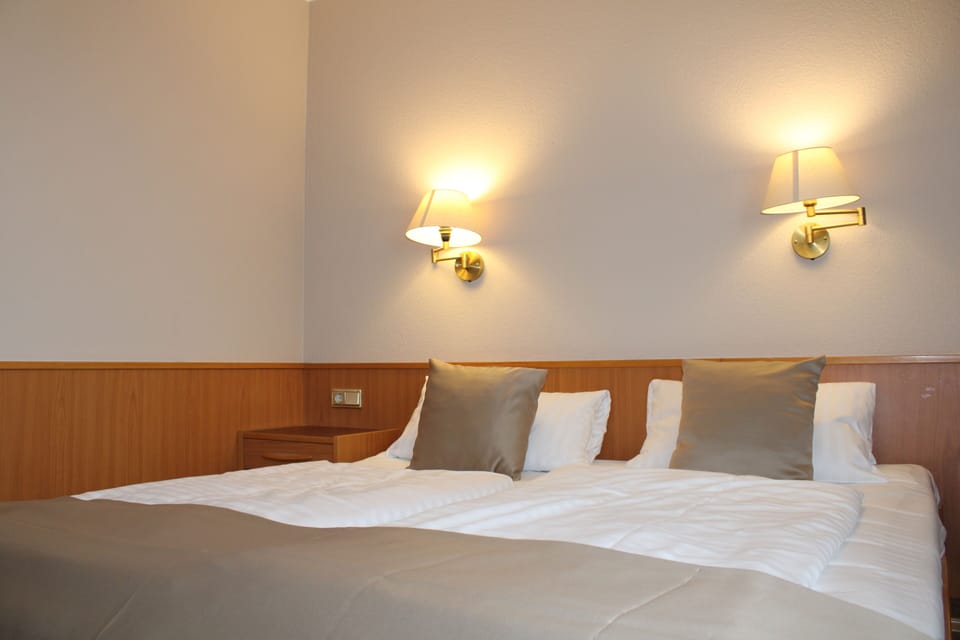 Double Room | Individually decorated, individually furnished, desk, laptop workspace