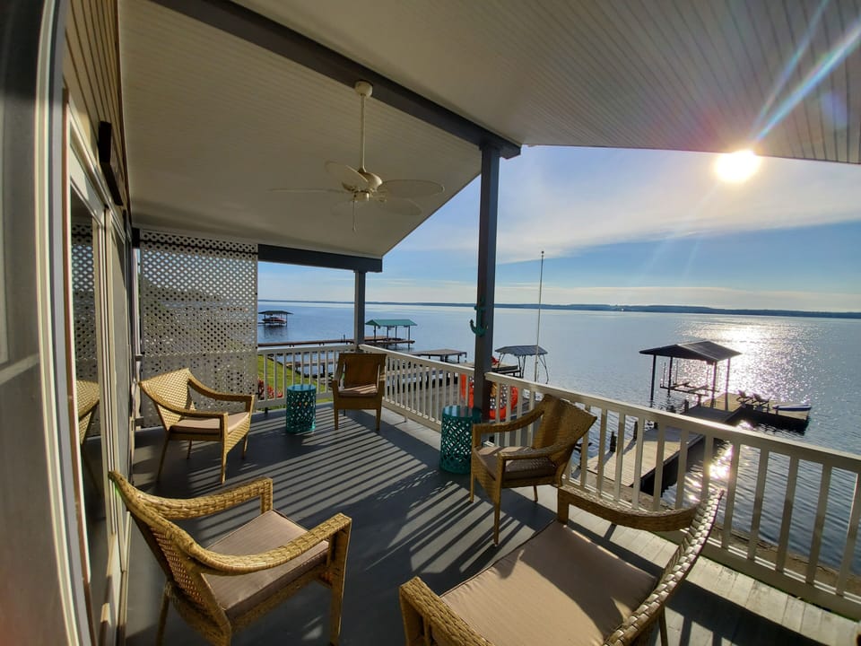 Upper deck, plenty of seating and views of lake