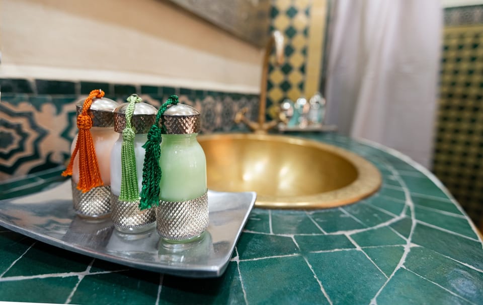 Deluxe Double Room | Bathroom amenities | Separate tub and shower, designer toiletries, hair dryer, towels