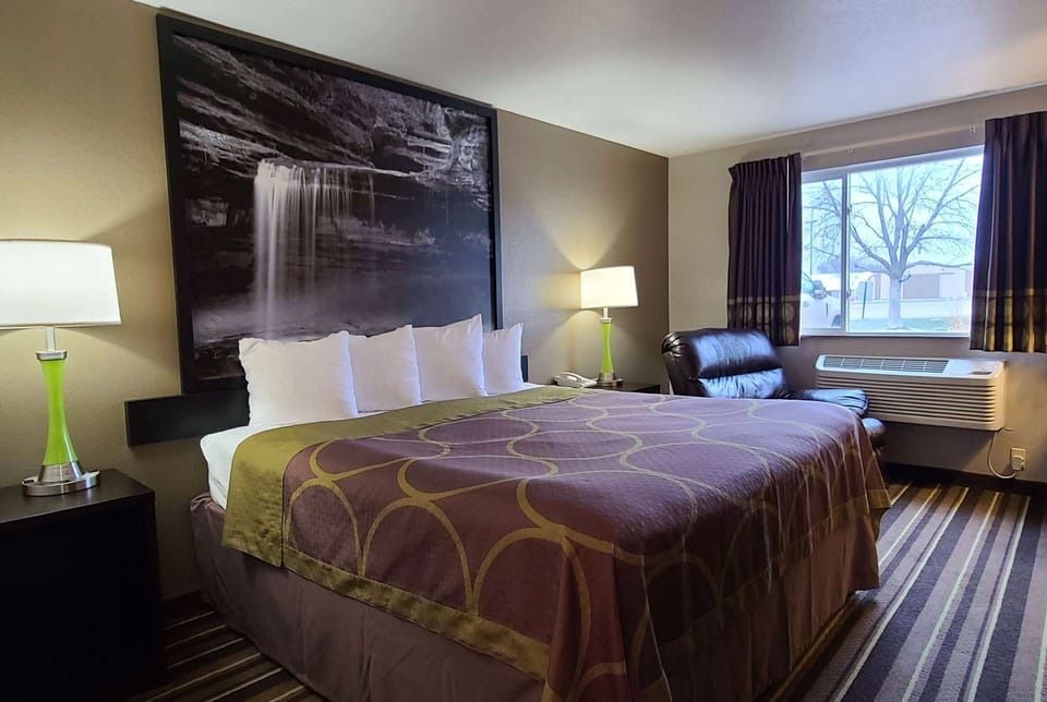 Studio Suite, 1 King Bed, Non Smoking | Premium bedding, in-room safe, desk, free cribs/infant beds