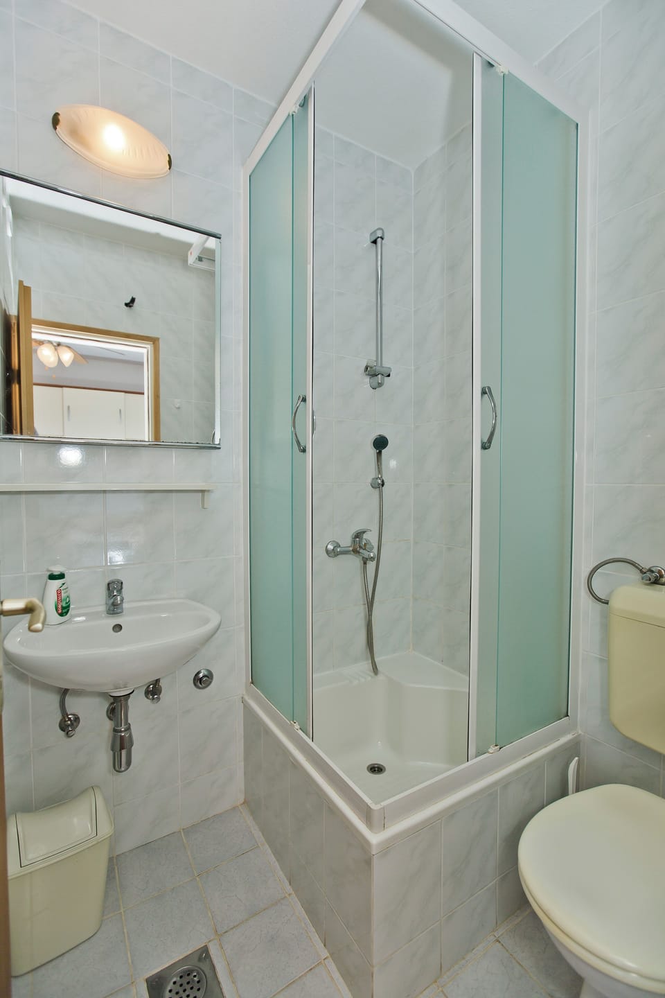 Apartment, Sea View, Sea Facing | Bathroom | Free toiletries, hair dryer, towels