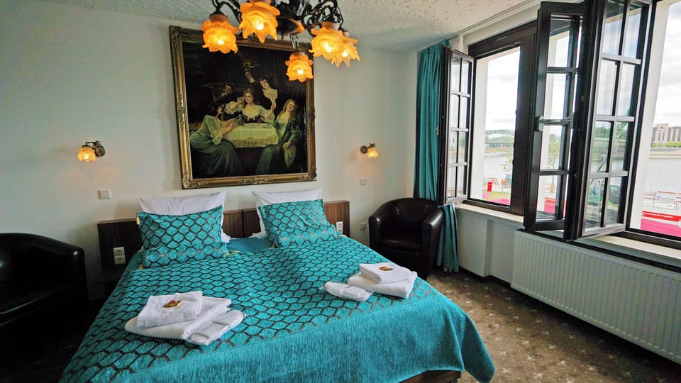 In-room safe, desk, blackout drapes, soundproofing