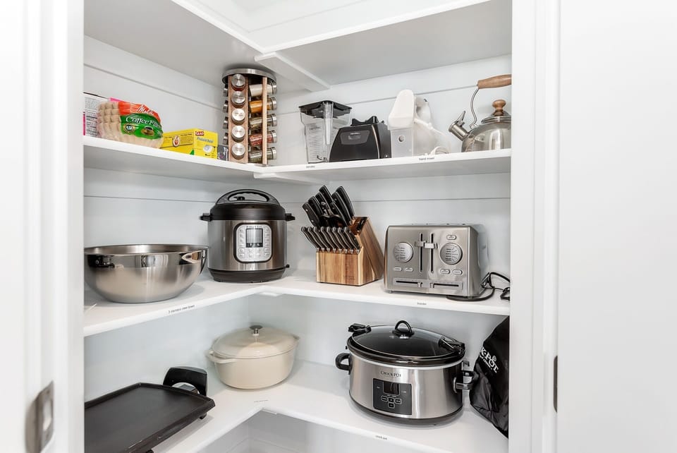 House, 4 Bedrooms | Private kitchen | Fridge, oven, coffee/tea maker, toaster