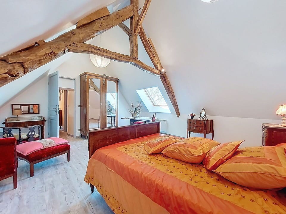 Furniture, Interior Design, Bed, Bedroom, Wood, Ceiling, Room, Bed Sheet, Floor, Bedding