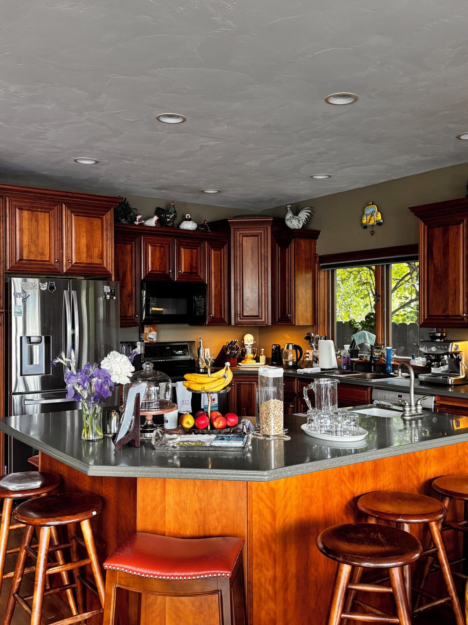 The Mae West Suite | Shared kitchen | Coffee/tea maker, mini-fridge, microwave, oven