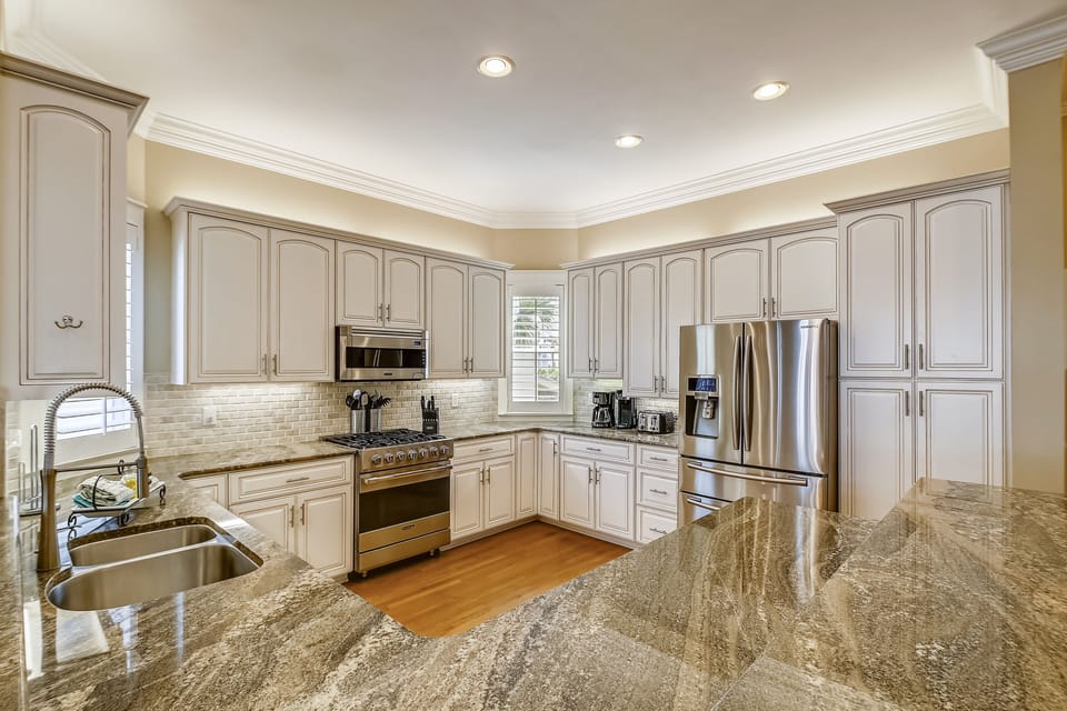 House, 4 Bedrooms | Private kitchen | Fridge, microwave, oven, dishwasher