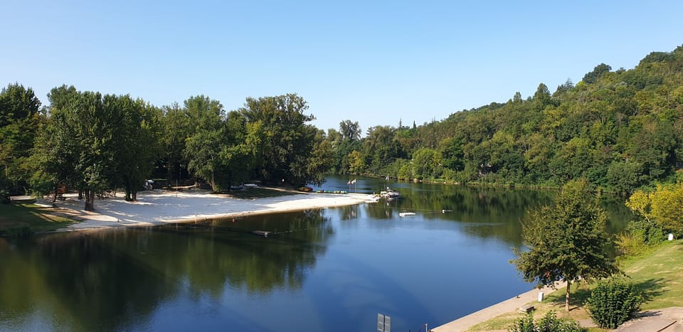 Swimming and boat hire on the river Lot - Castelmoron