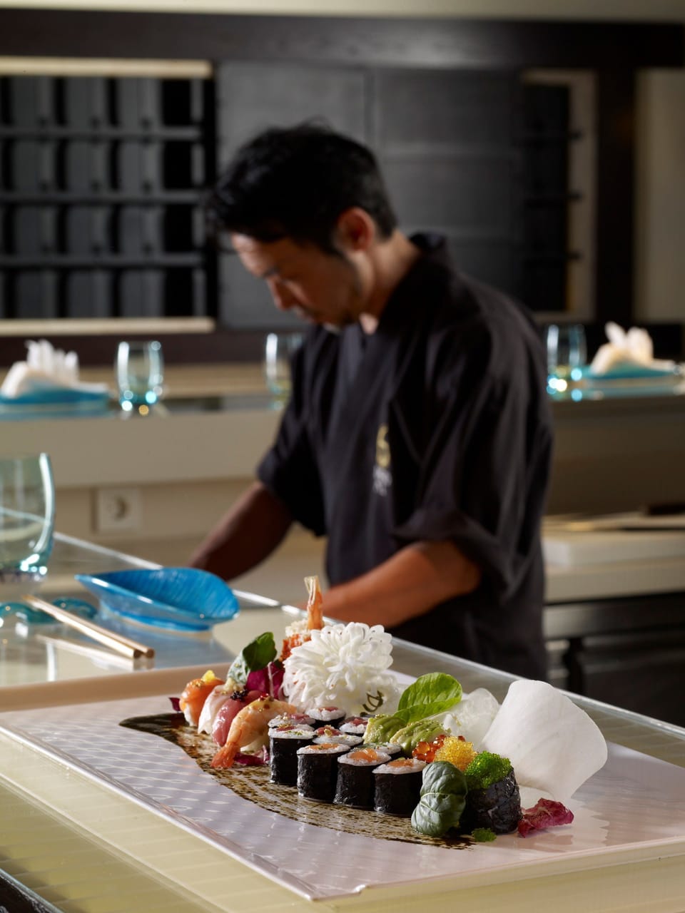 3 restaurants; breakfast, lunch, and dinner served