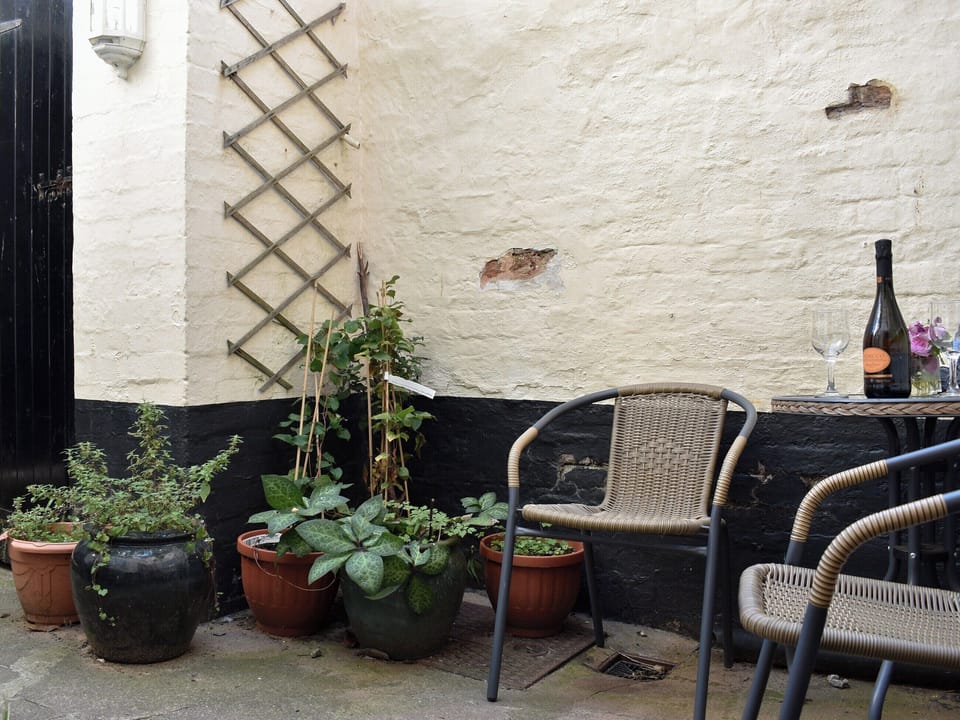 Sitting-out-area | Old Town Cottage, Sidmouth