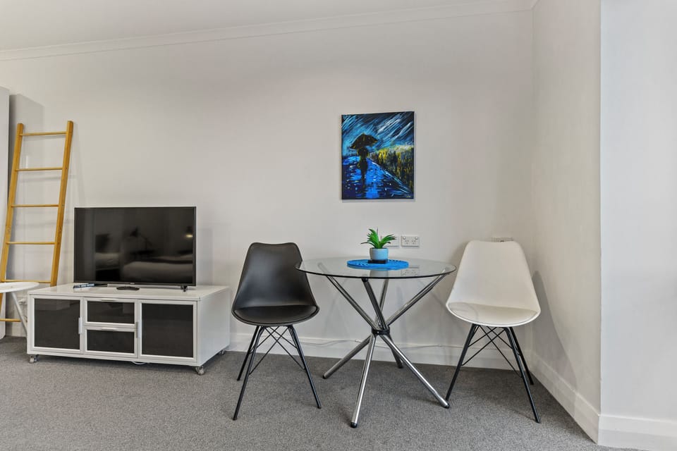 Studio | Individually decorated, individually furnished, iron/ironing board