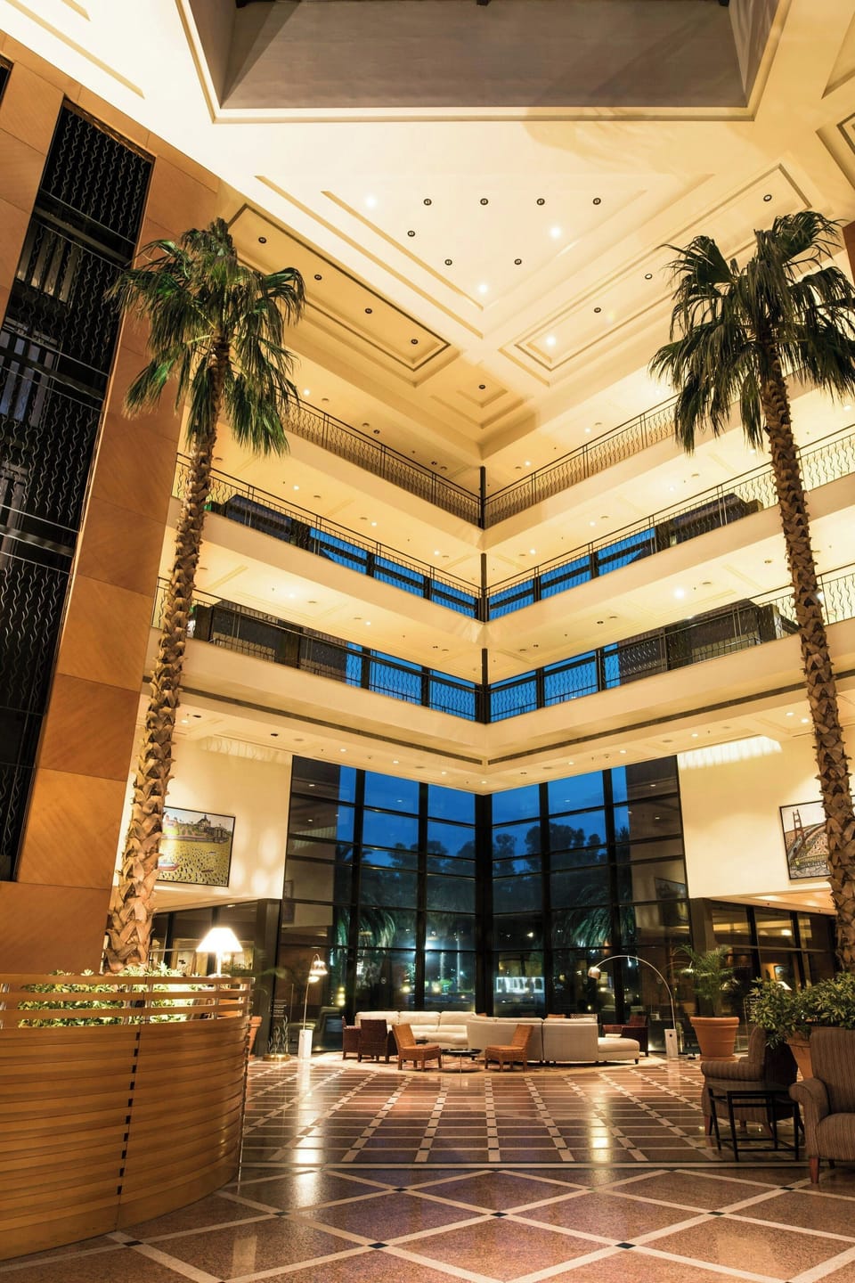 Lobby lounge