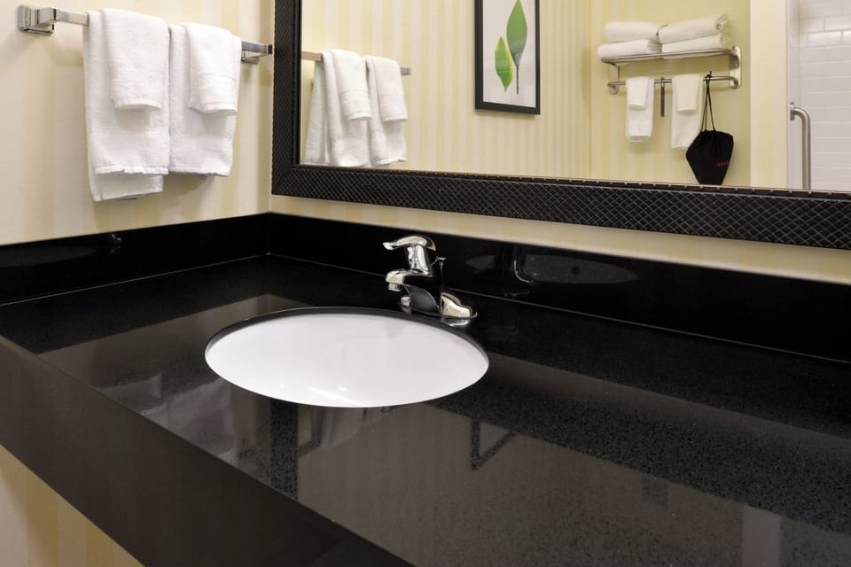 Shower, free toiletries, hair dryer, towels