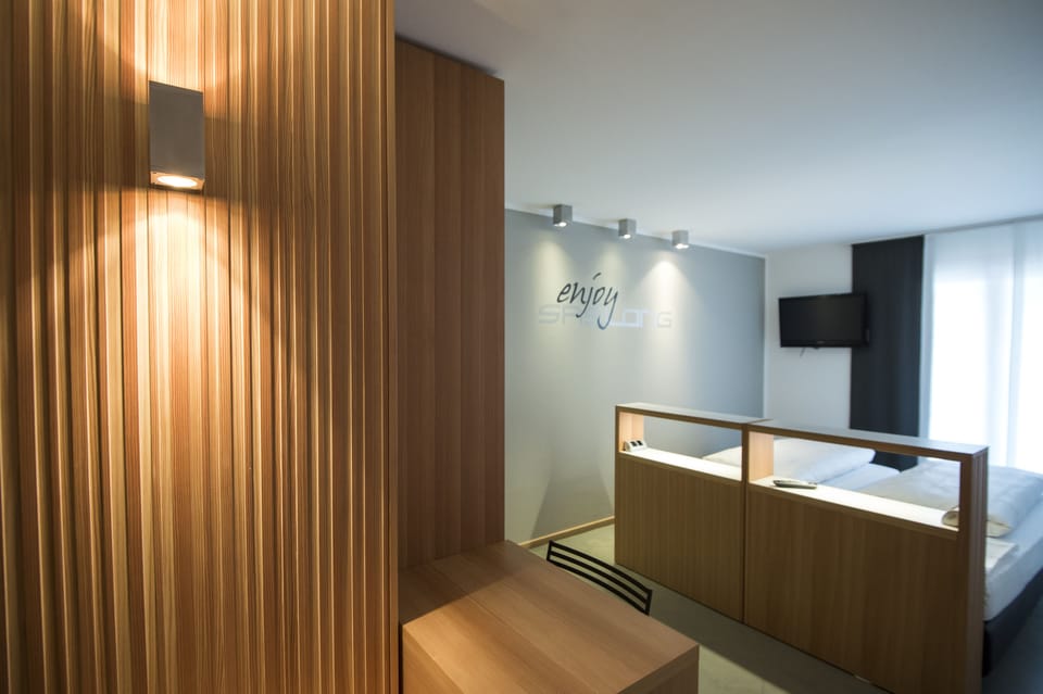 Double or Twin Room | Hypo-allergenic bedding, down comforters, in-room safe, desk