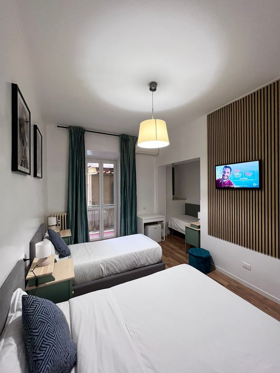 Deluxe Triple Room | Down comforters, minibar, in-room safe, desk