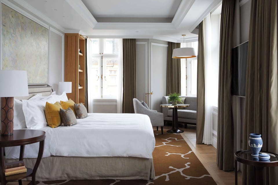Egyptian cotton sheets, premium bedding, down comforters, pillowtop beds