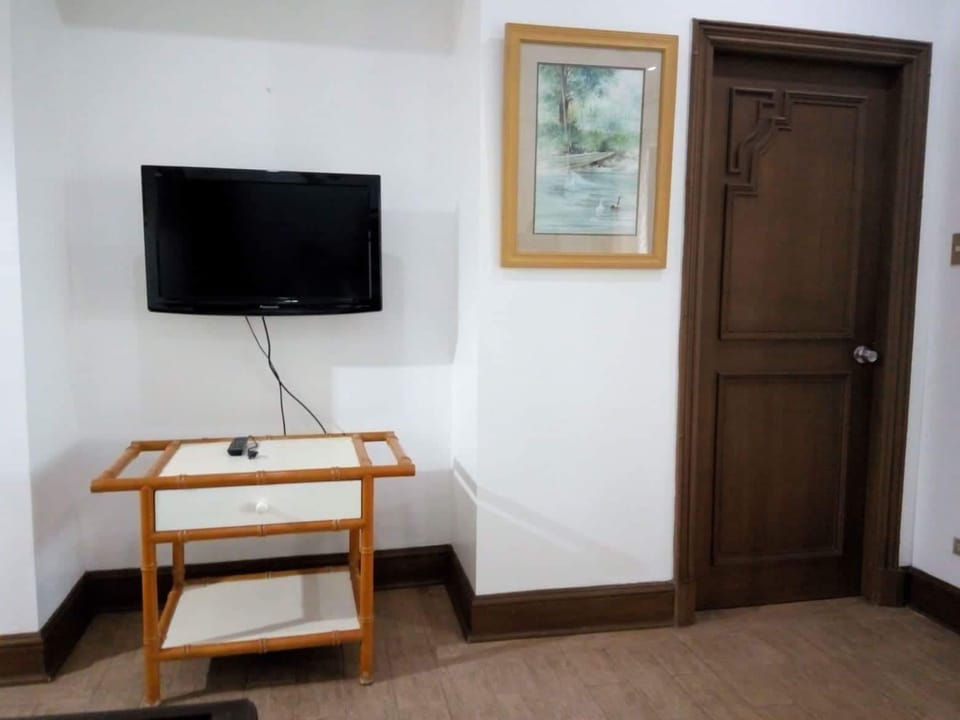 1 BR Apartment | Room amenity