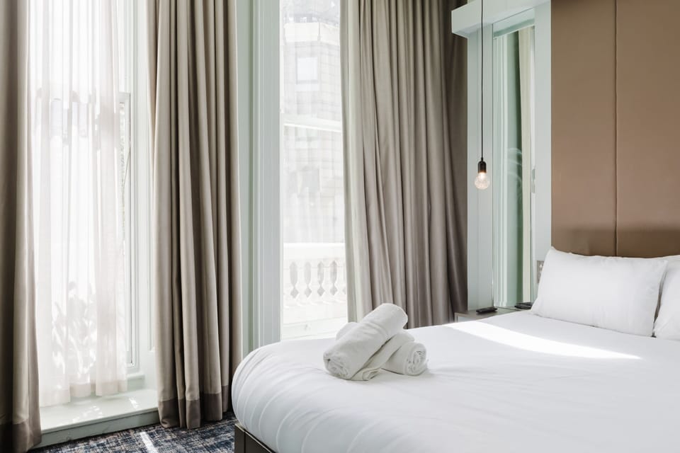 Standard Double Room, Ensuite | Iron/ironing board, free WiFi, bed sheets