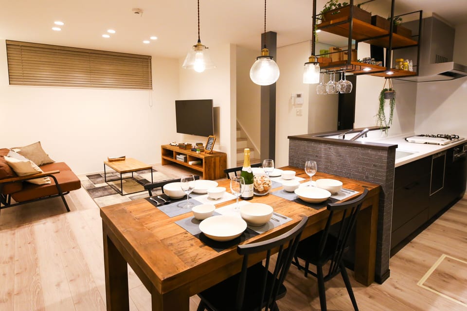 Comfort Villa, 3 Bedrooms, Non Smoking, Ensuite | In-room dining
