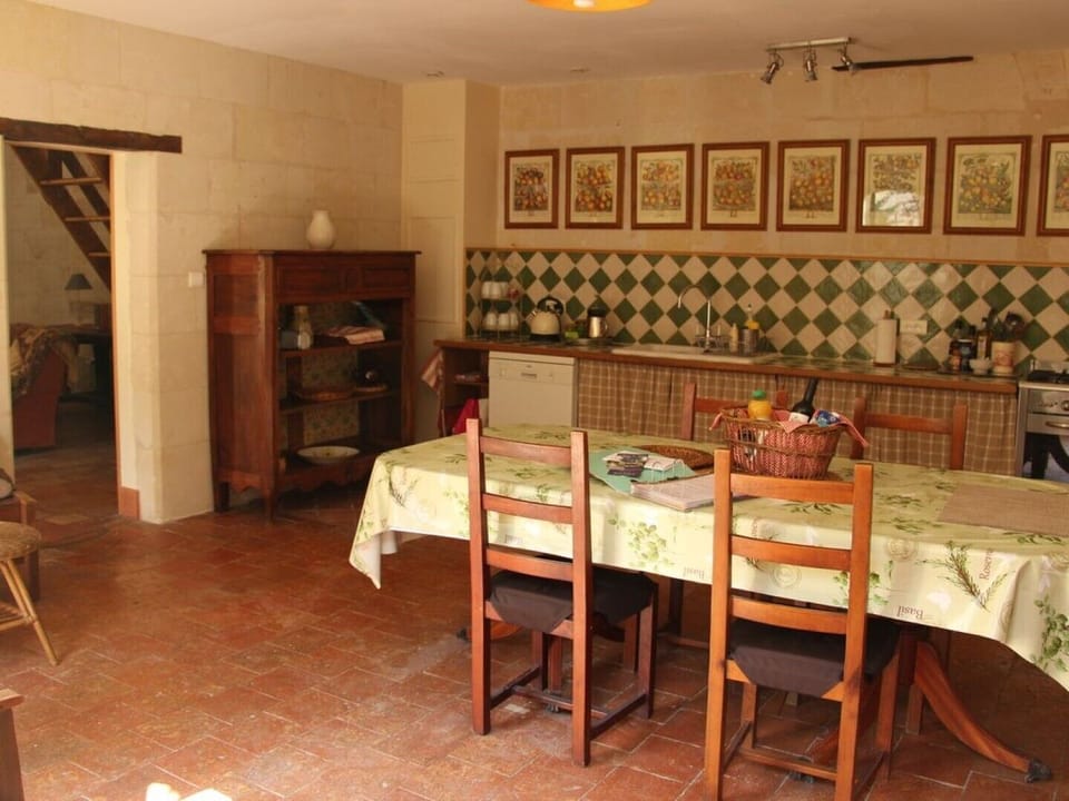 Spacious kitchen diner.