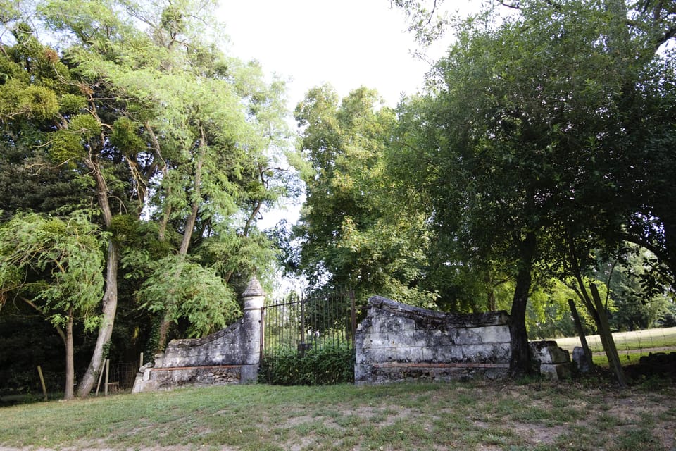 Ancient domaine entrance.