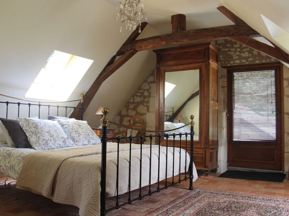 Super kind bed in master bedroom.