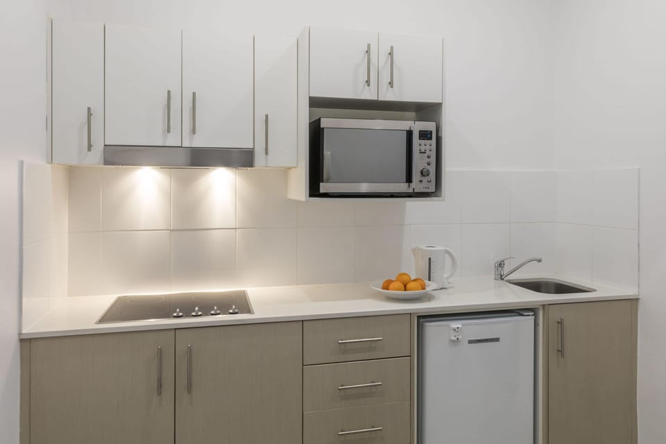 Studio Apartment | Private kitchen | Fridge, microwave, electric kettle
