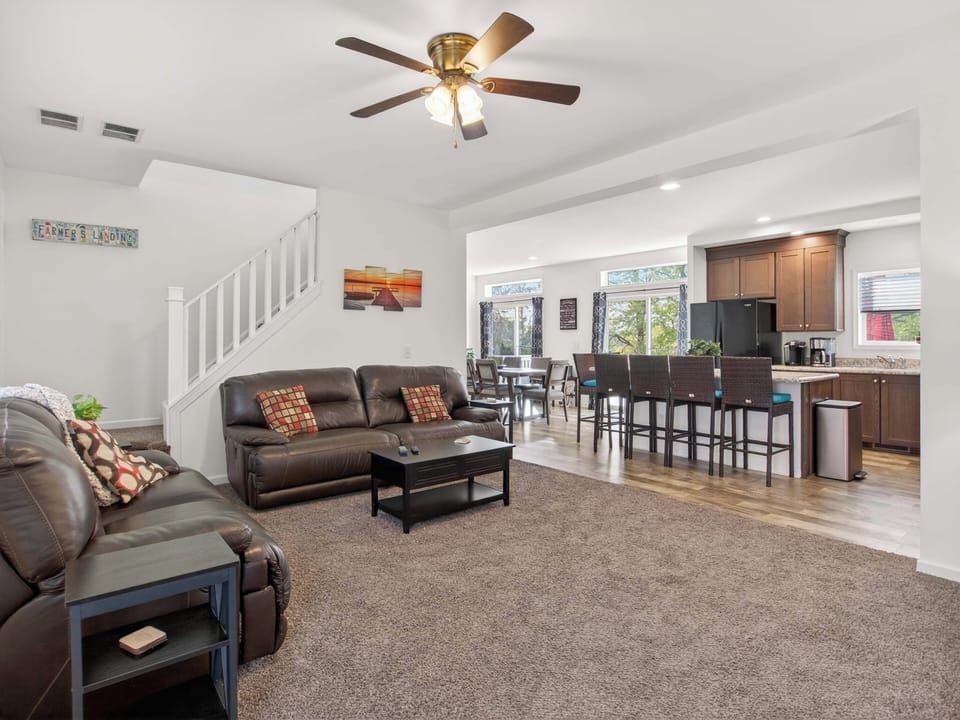 Open Concept floor plan allows for comfortable family gatherings.