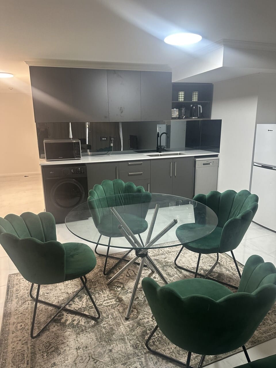 2 Bedroom Suite - 1 Queen & 3 Singles | Private kitchen | Fridge