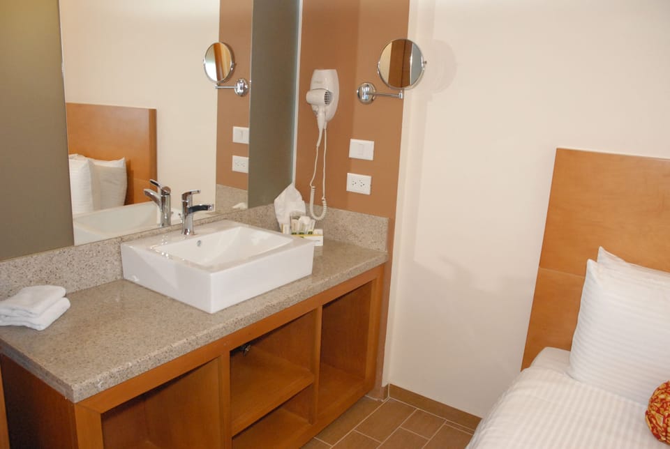 In-room safe, desk, free WiFi, bed sheets