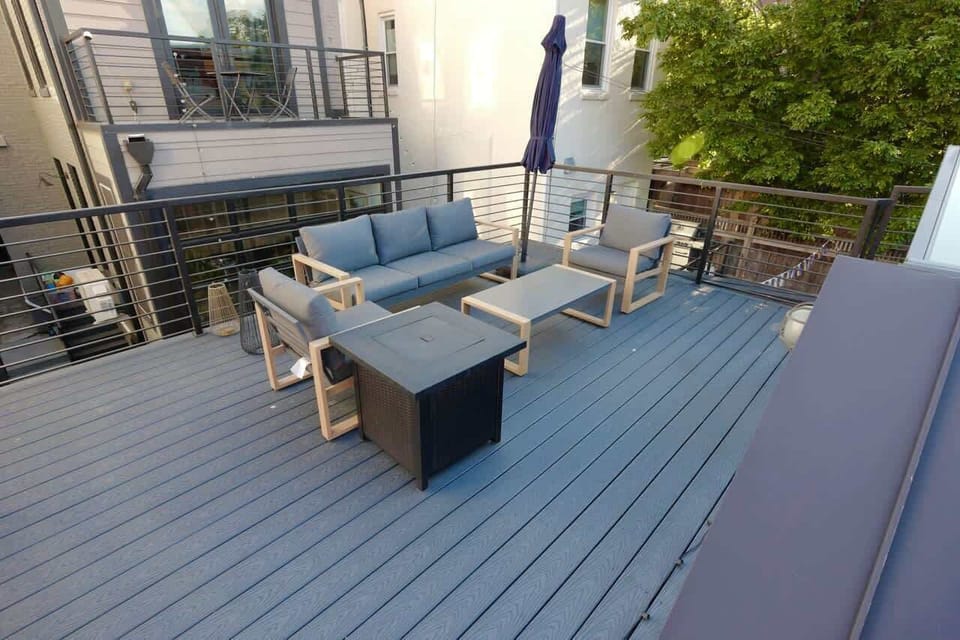 Private rooftop patio!
