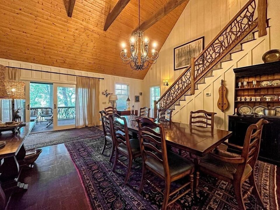 Dining Area, Main Level