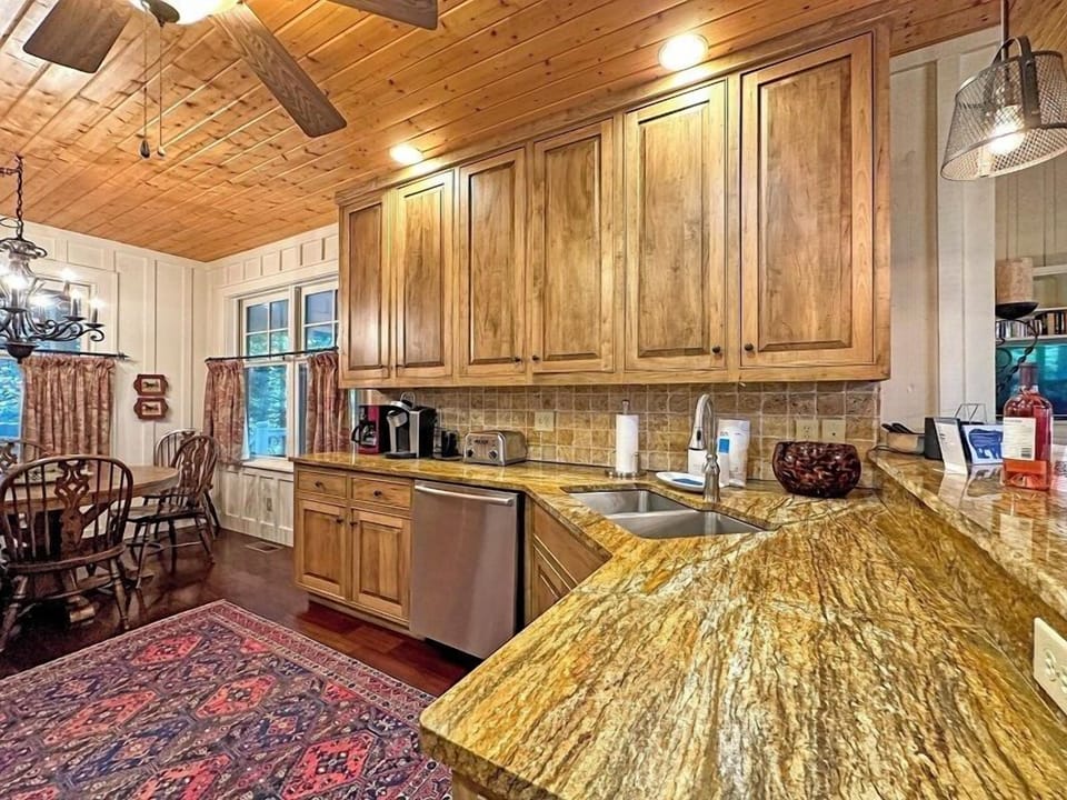 Kitchen, Main Level
