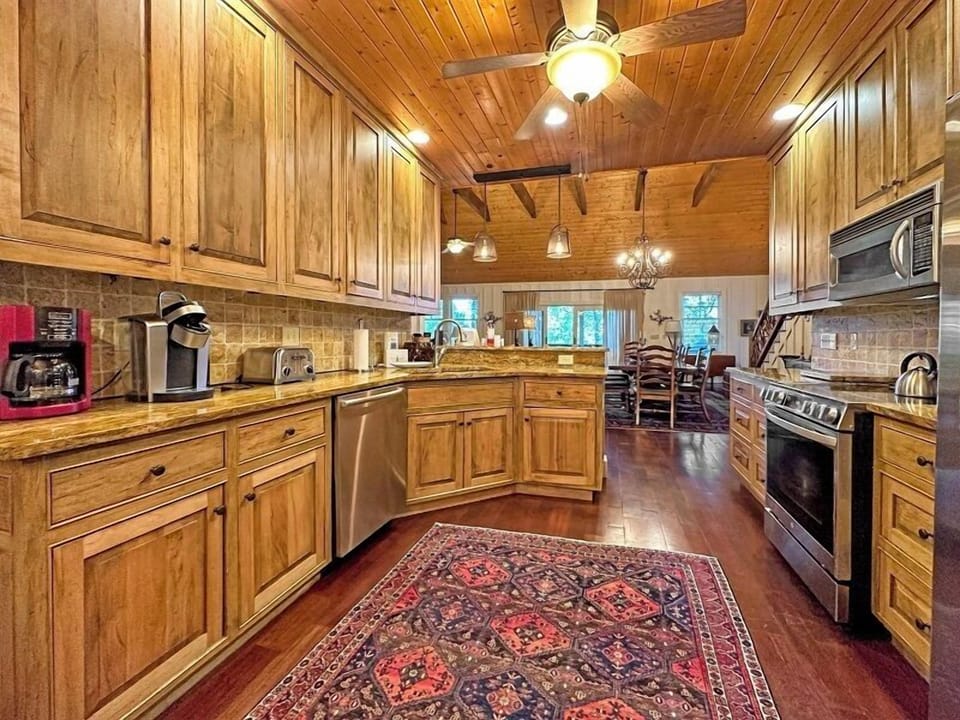 Kitchen, Main Level