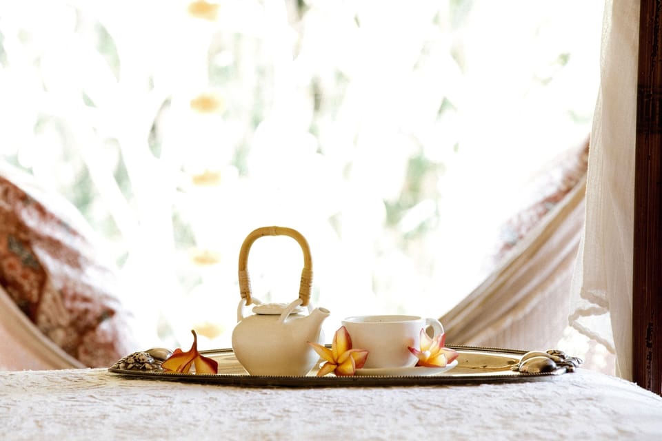 Tea served anywhere 