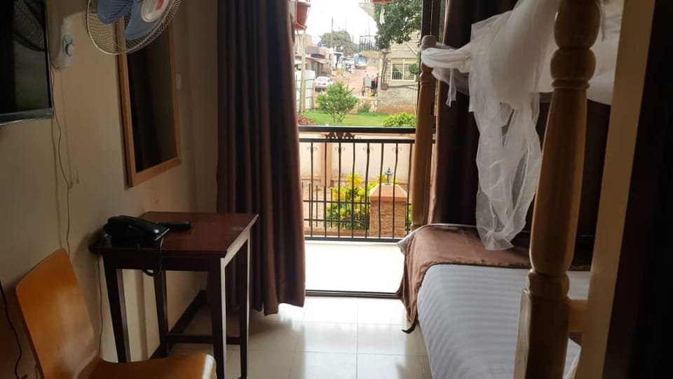 Double Room | In-room safe, free WiFi, bed sheets