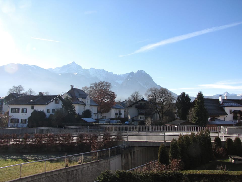 New furnished apartment with stunning mountain views Apartment in Garmisch-Partenkirchen