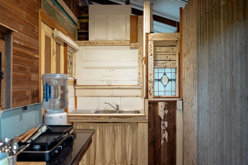 Studio Suite | Private kitchen | Cleaning supplies
