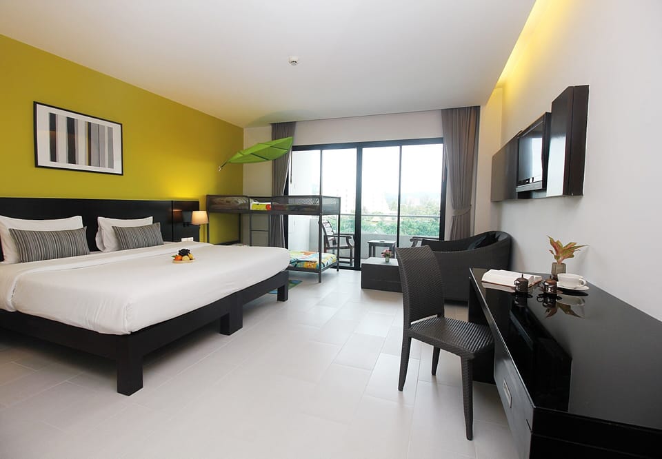 Family Room | Premium bedding, minibar, in-room safe, desk