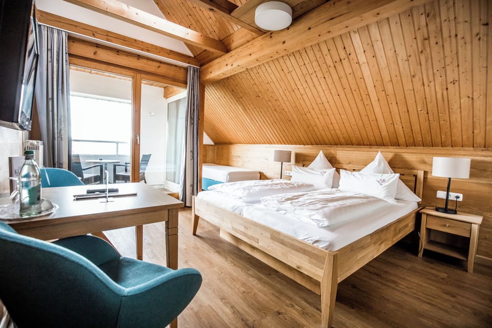 Comfort Double Room, Balcony | Desk, free WiFi