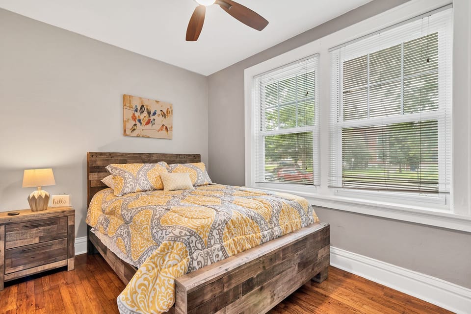 Queen size bed in the front room for your enjoyment!