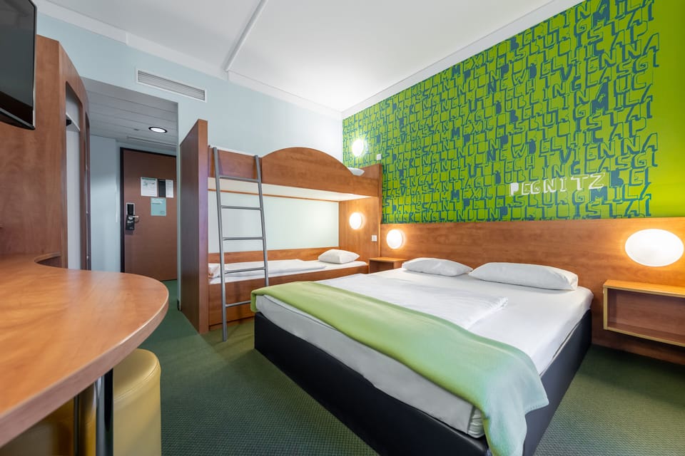 Hypo-allergenic bedding, desk, soundproofing, free WiFi