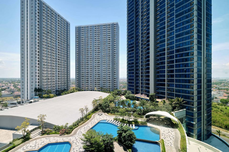 3 outdoor pools