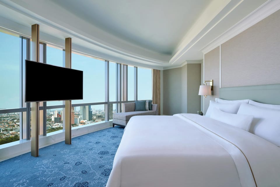Grand Suite, 1 King Bed, Non Smoking | Hypo-allergenic bedding, down comforters, Select Comfort beds