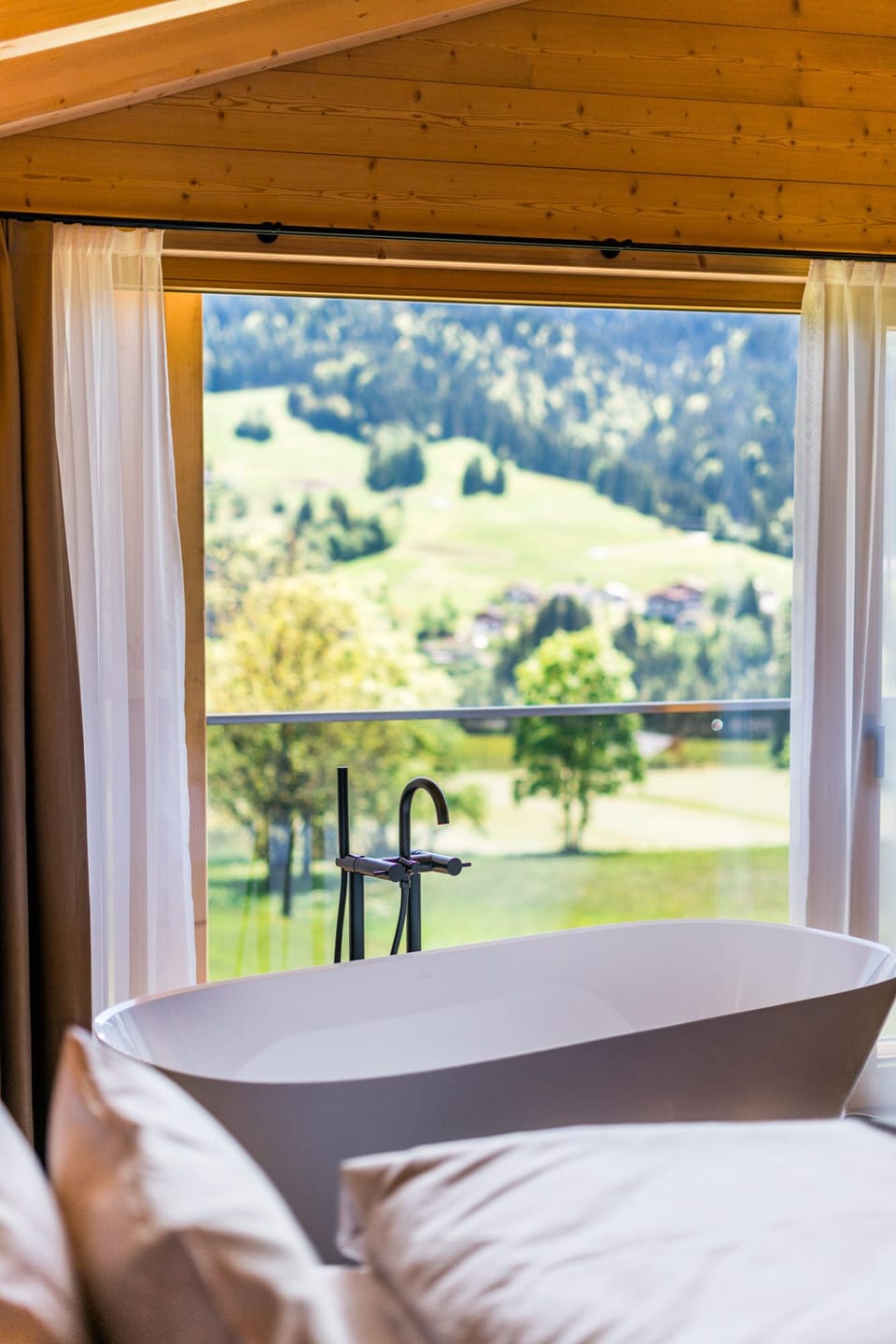 Chalet | In-room safe, individually decorated, individually furnished, desk