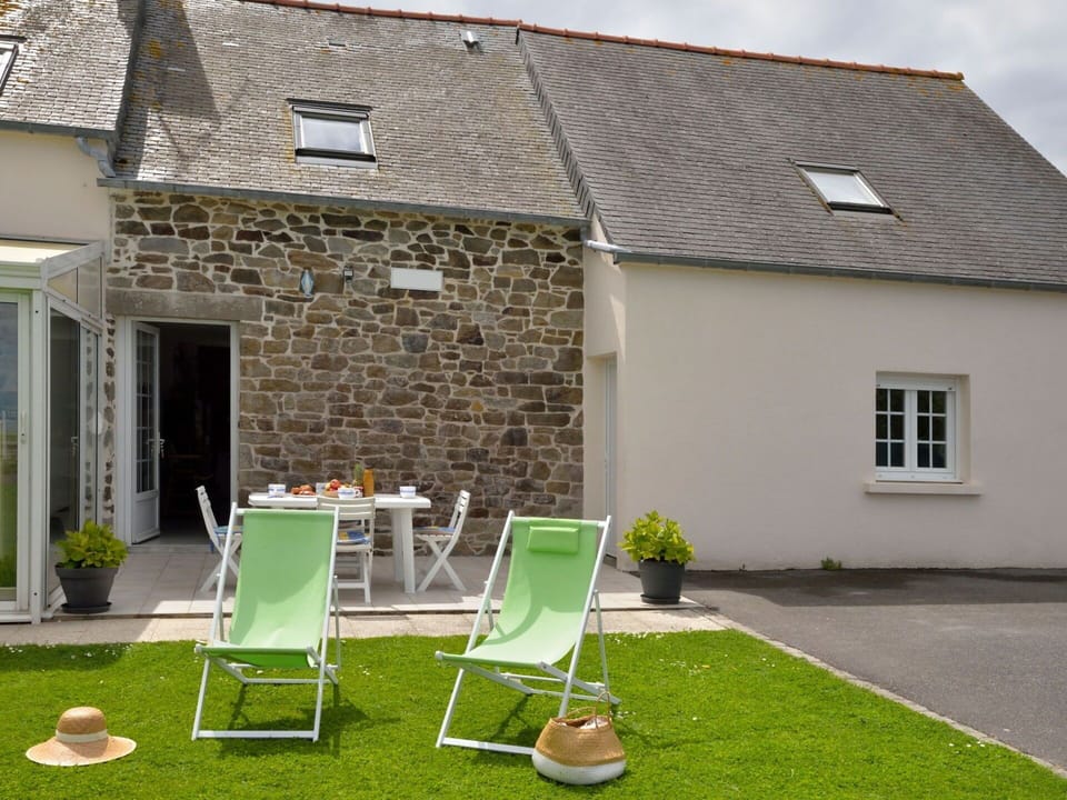 Plant, Window, Property, Furniture, Building, Chair, Shade, Architecture, Sky, Grass